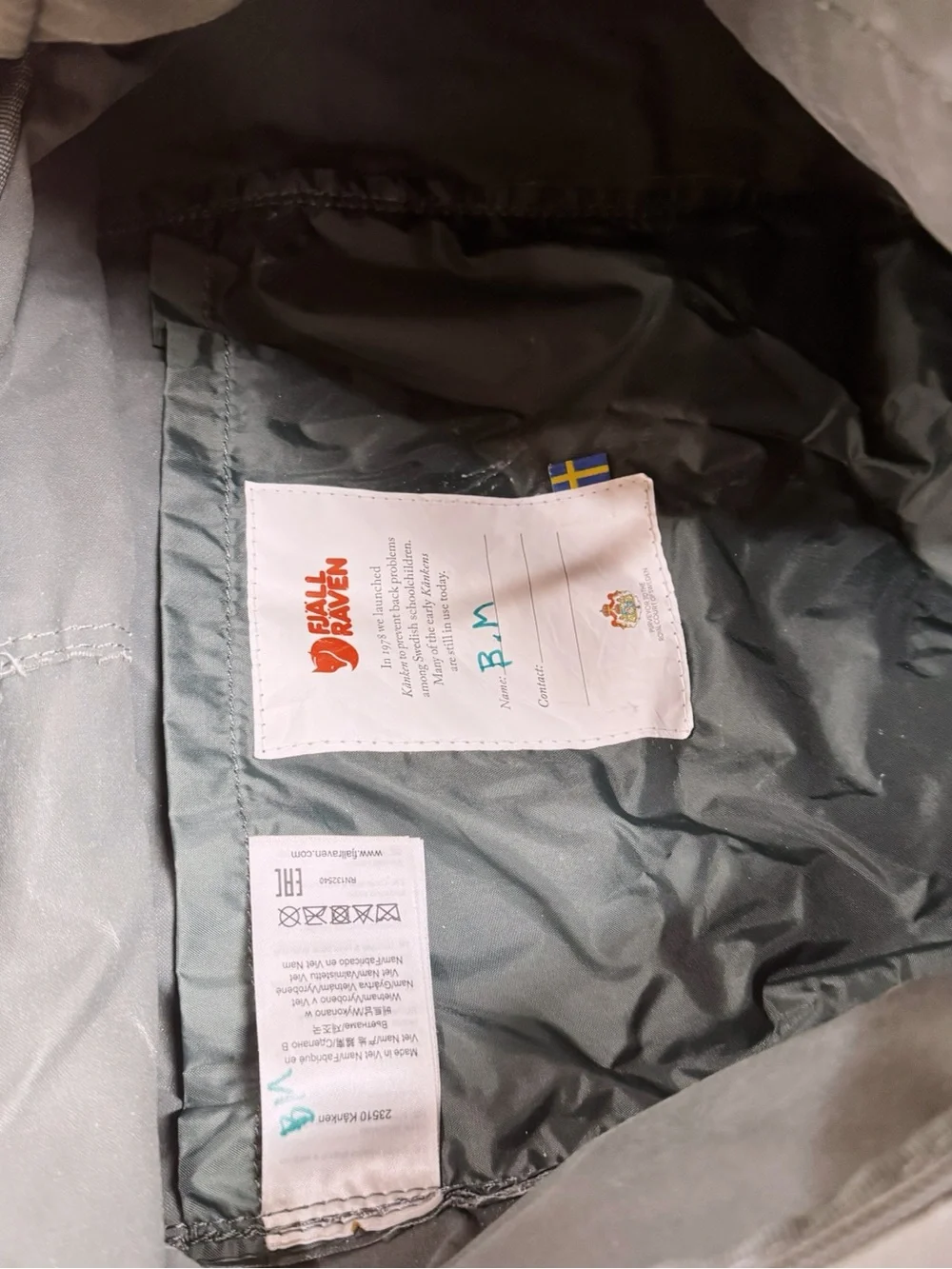 Fjallraven Kånken Backpack in Dark Olive Green